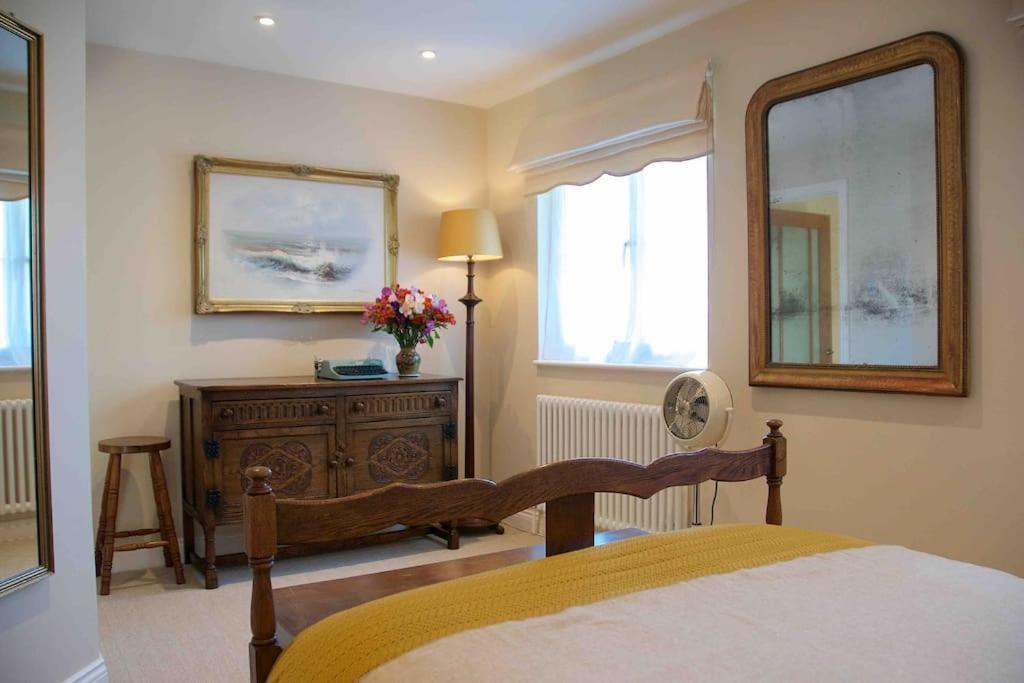 Canal View 2 Bedrooms End Of Terrace Chichester Exterior photo