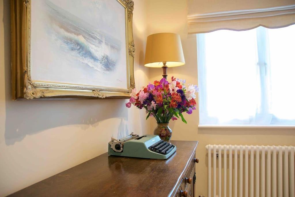 Canal View 2 Bedrooms End Of Terrace Chichester Exterior photo