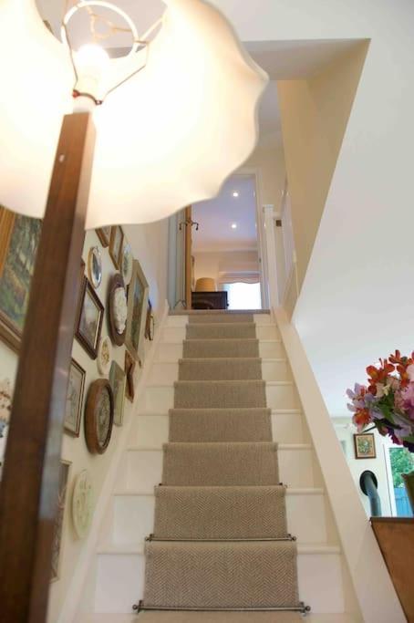 Canal View 2 Bedrooms End Of Terrace Chichester Exterior photo